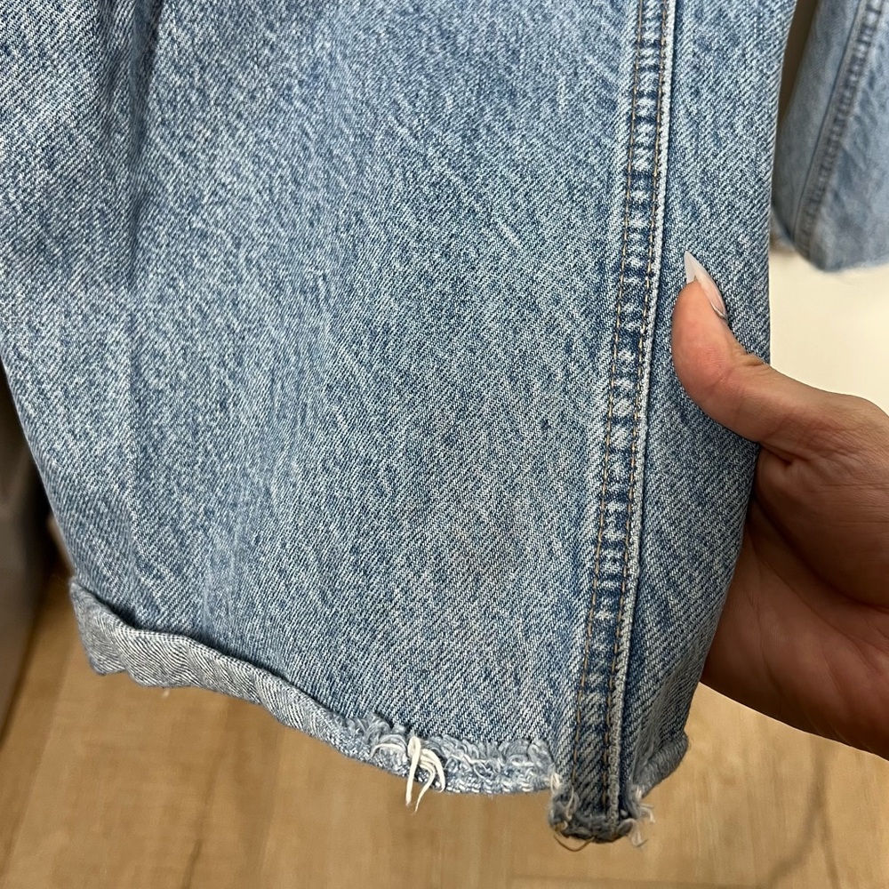 Zara High Rise Wide Leg Jeans Ripped Knees and Frayed Hem Light Blue Wash - Picture 6 of 6